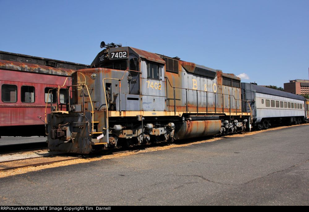 BO 7402